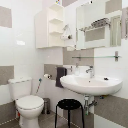 Apartment Belinda With Sea View, Sat-tv, Wifi, Only 200m From Playa Grande Lanzarote Island