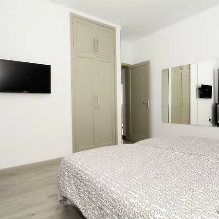 Belinda With Sea View, Sat-tv, Wifi, Only 200m From Playa Grande Apartment Lanzarote Island